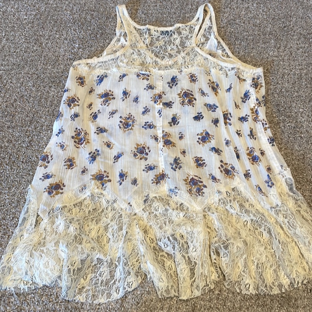 Lace top - Picture 4 of 4